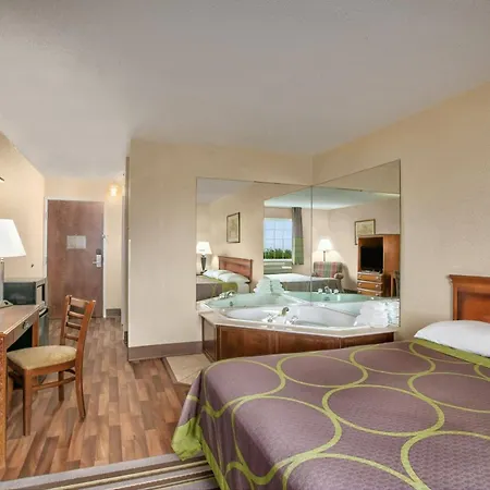 Super 8 By Wyndham Grayville
