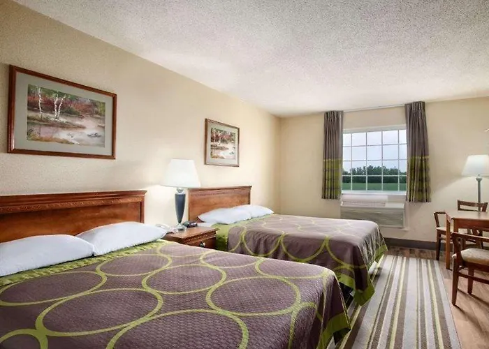 Super 8 By Wyndham Hotel 2*