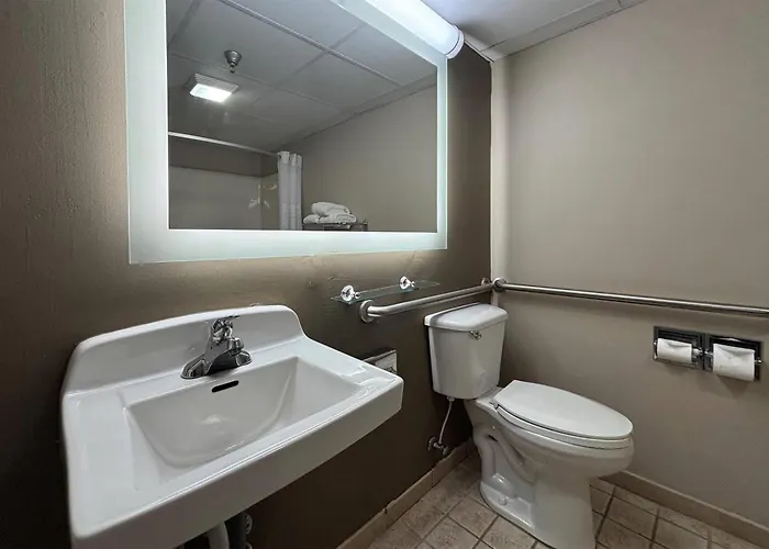 Super 8 By Wyndham Hotel