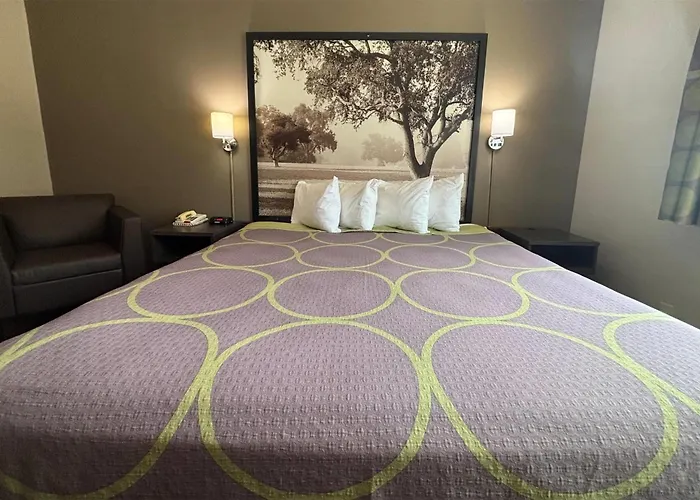 Super 8 By Wyndham Grayville