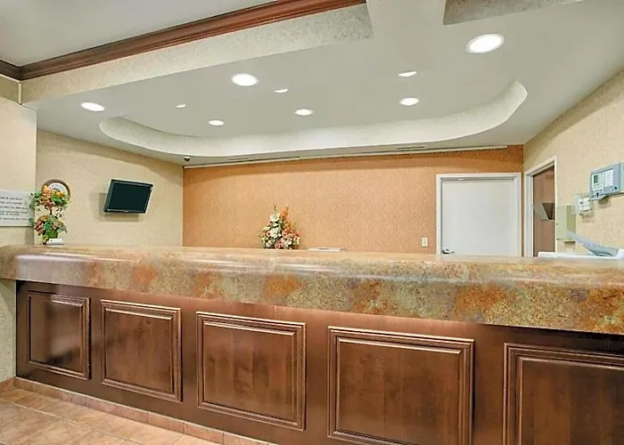 Hotel Super 8 By Wyndham Grayville