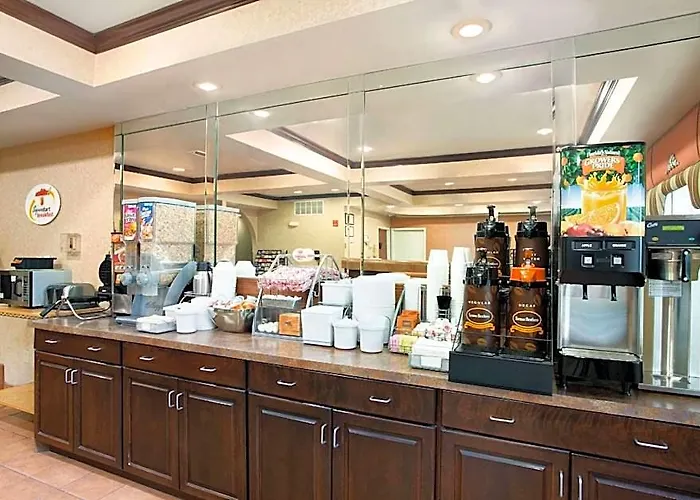 Super 8 By Wyndham Hotel
