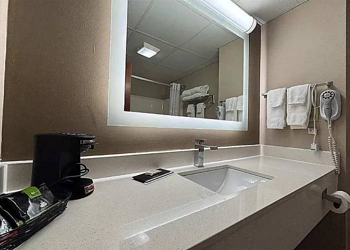 Hotel Super 8 By Wyndham Grayville