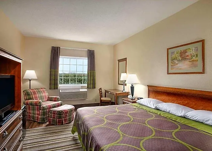 Super 8 By Wyndham Hotel